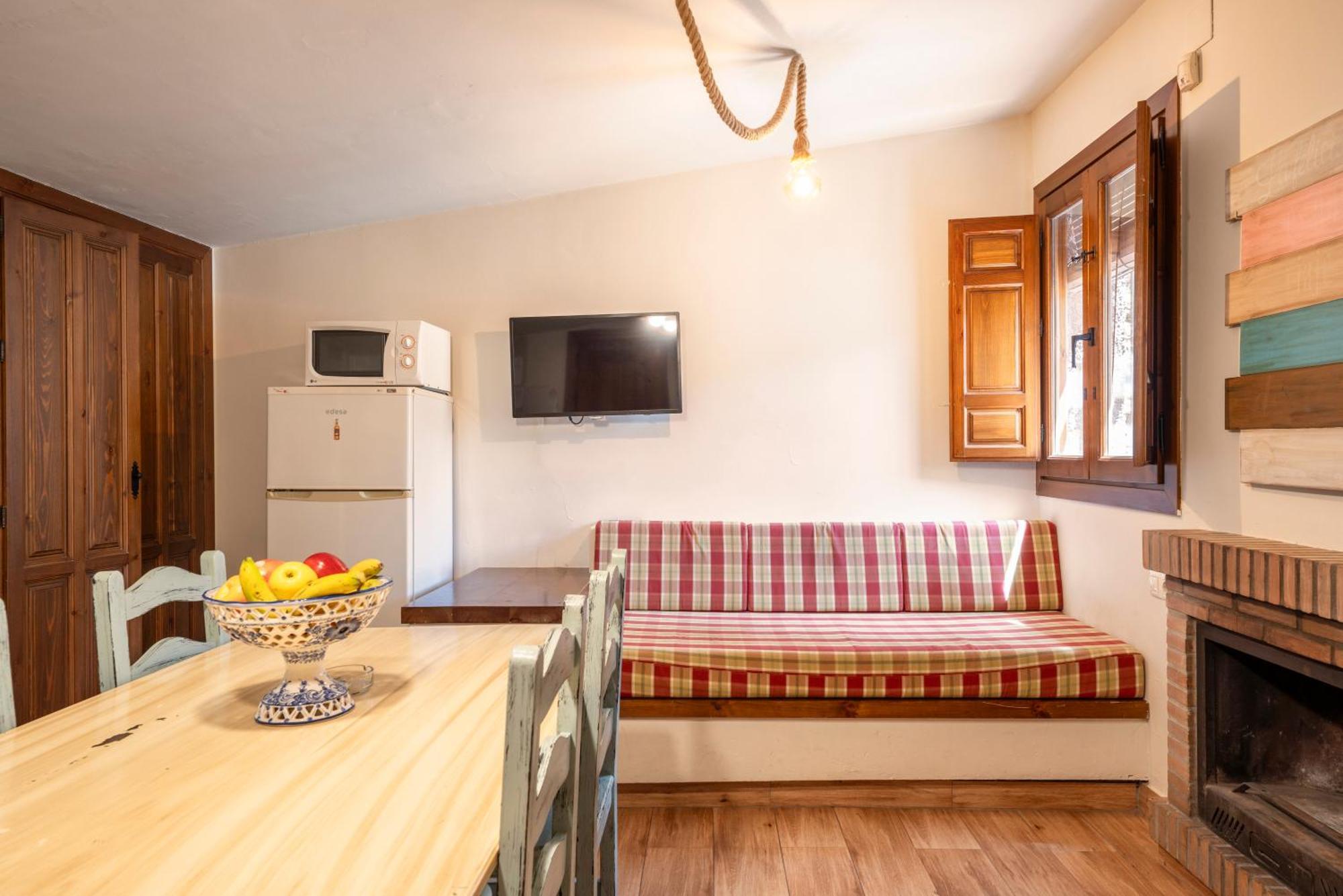 Apiedesierra - Caserio Del Colmenar Holiday home *